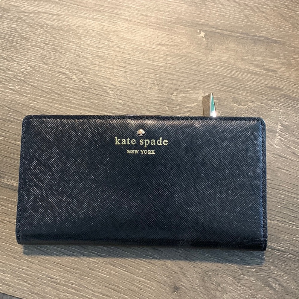 Kate Spade Large Slim Bifold Wallet Cameron Black min used excellent condition